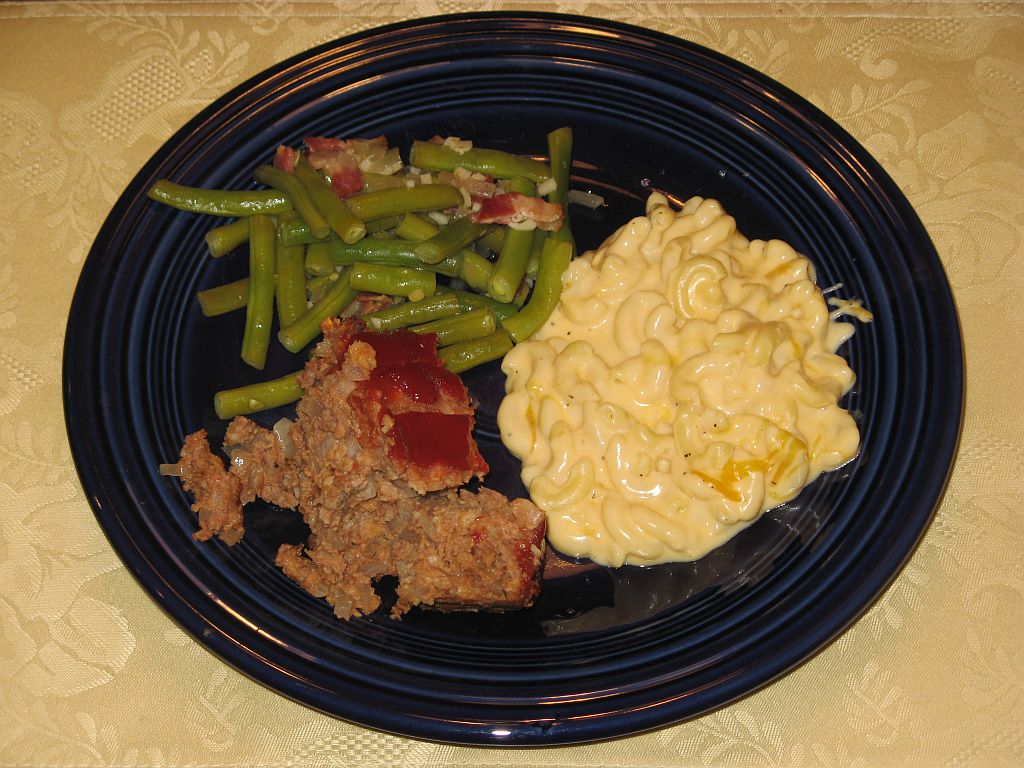 Meatloaf, mac ‘n’ cheese and green beans