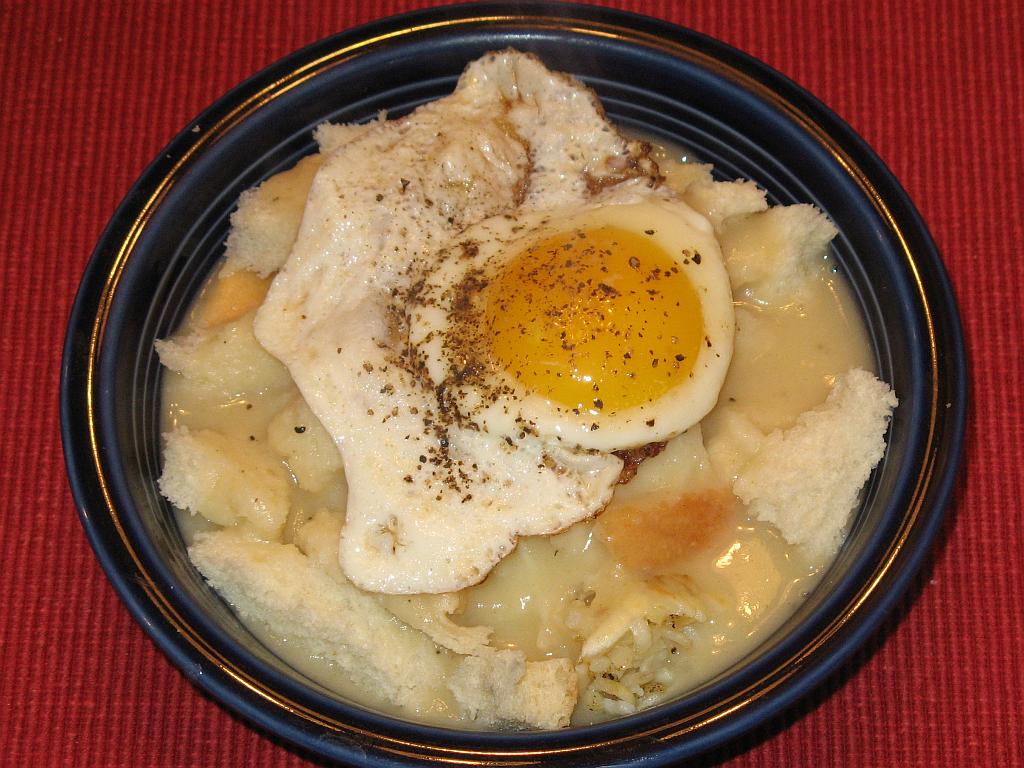 Gravy and ‘Taters with a fried Egg